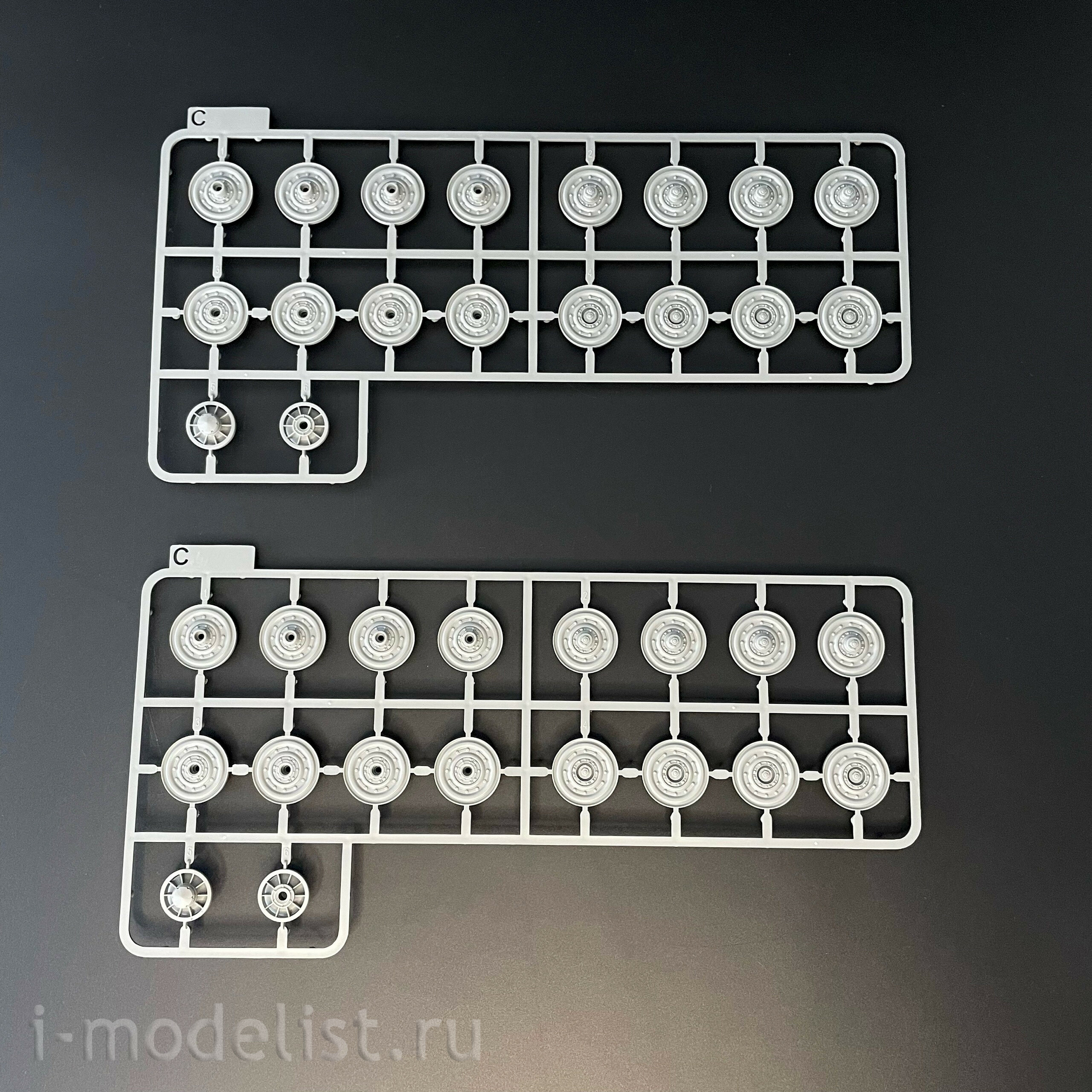 2199 Takom 1/35 Немецкий тяжёлый танк Sd.Kfz. 181 Pz. Kpfw VI Ausf.E Tiger I (поздний) с Zimmerit