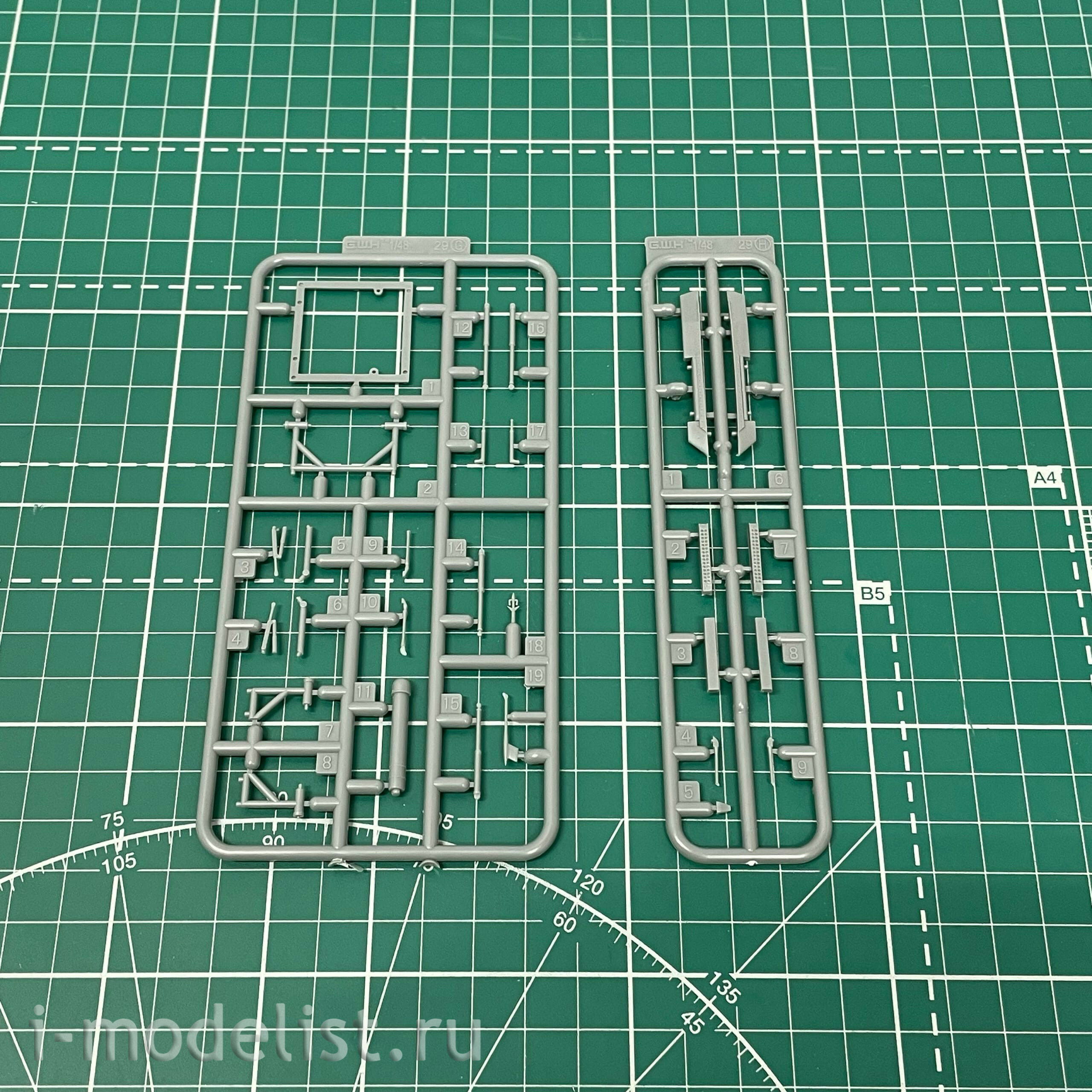 S4814 Great Wall Hobby 1/48 Самолет М-29 9-13 (Пилотажная Группа Стрижи)
