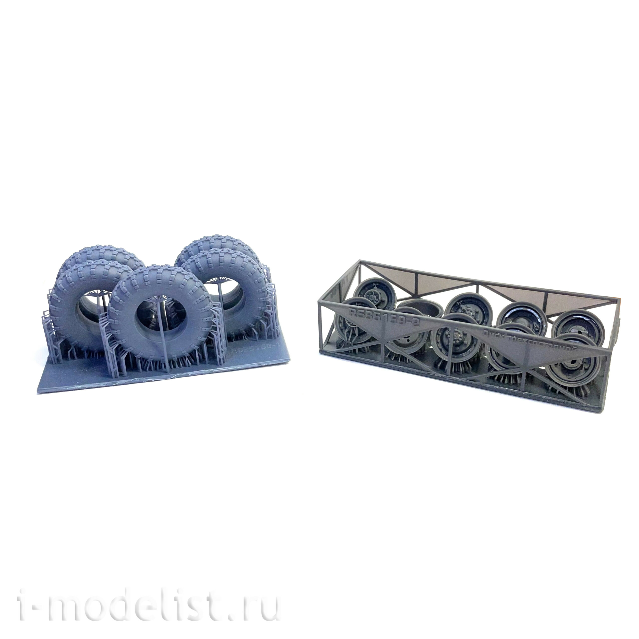 RS35160 Э.В.М. 1/35 Колёса для Г-66 с шиной К-58 на трехсоставном диске (14 шпилек)