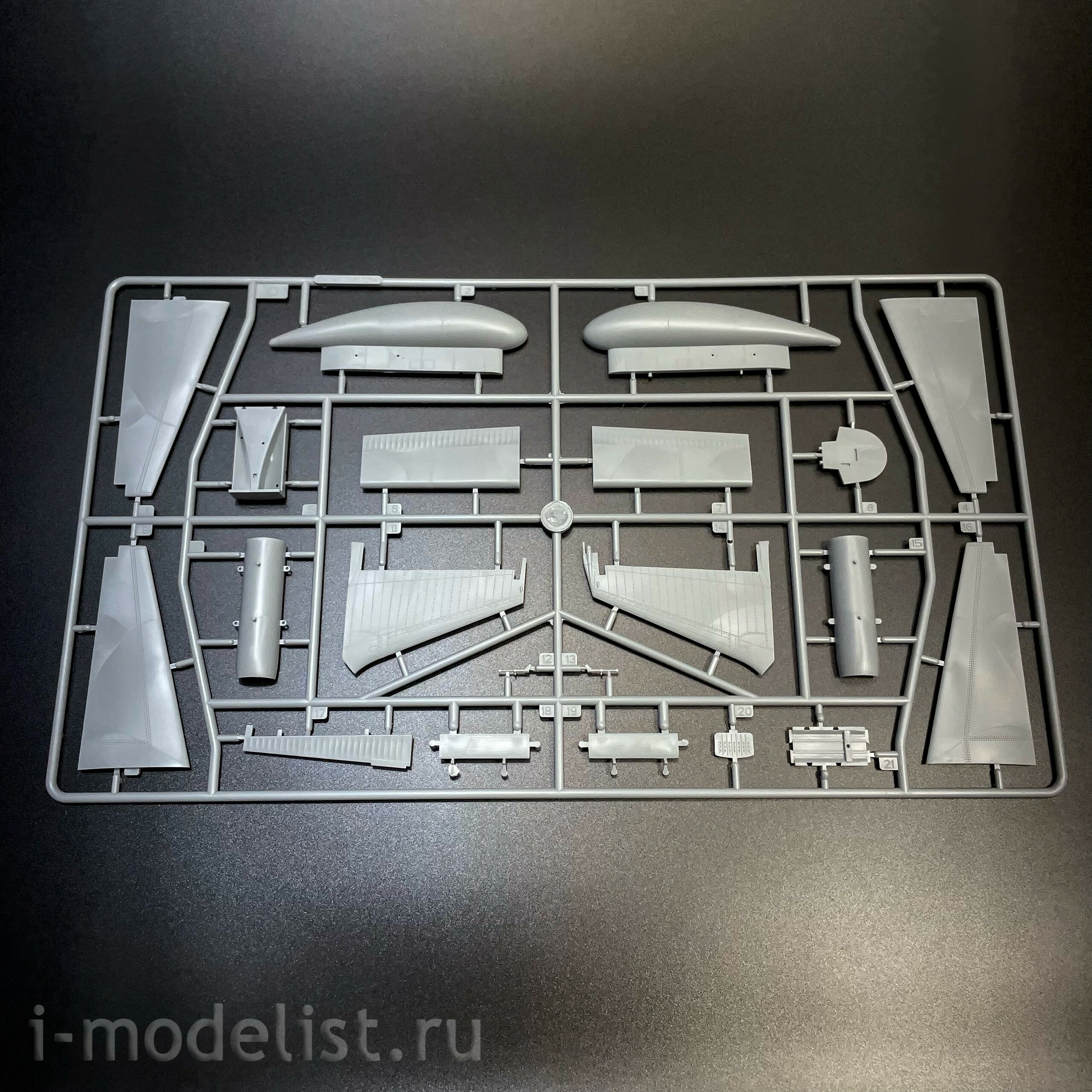 81785 HobbyBoss 1/48 Американский высотный самолёт-разведчик U-2S 