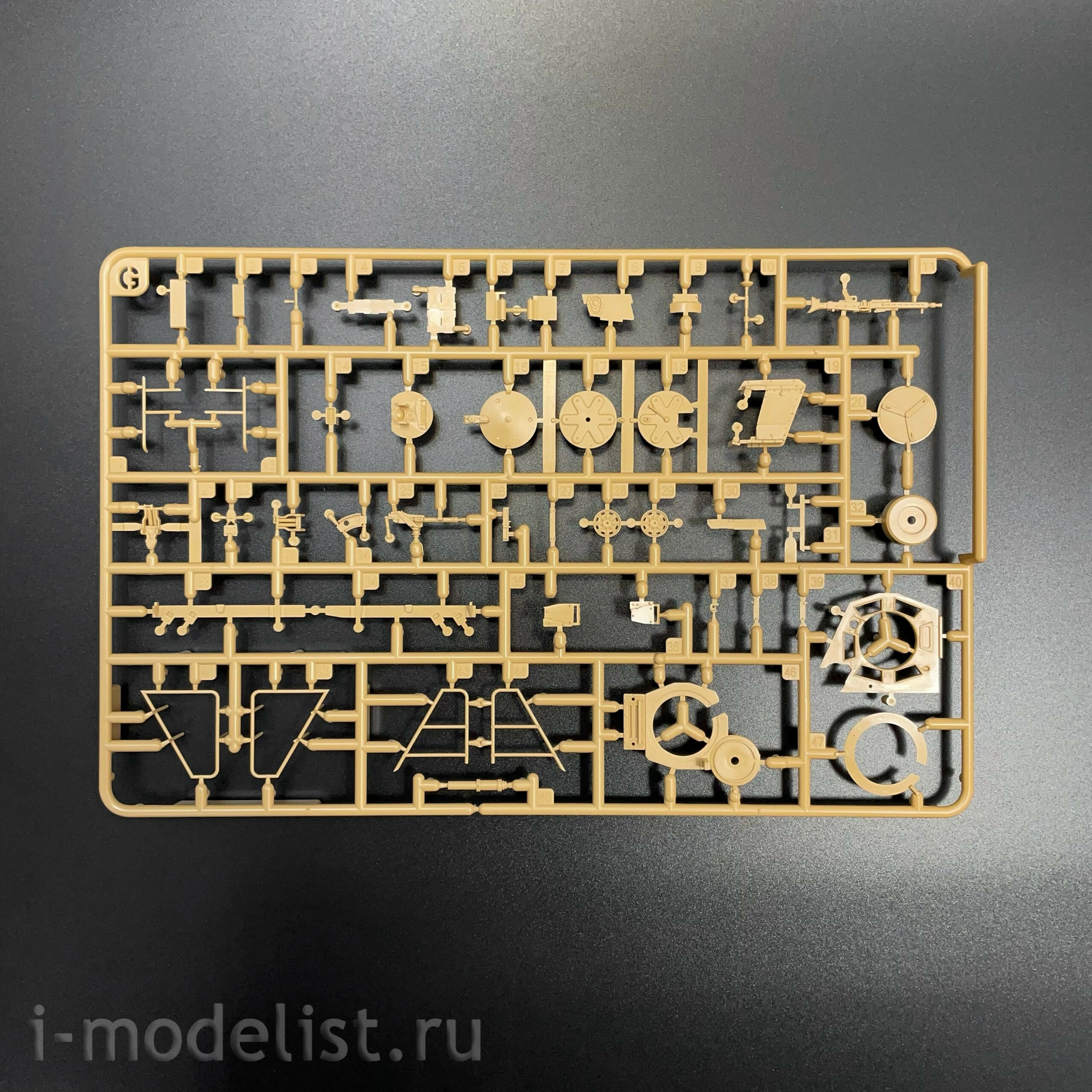 RM-5114 Rye Field Model 1/35 Немецкий танк Leopard 2A6 (Трофейная версия) с катками Т-80