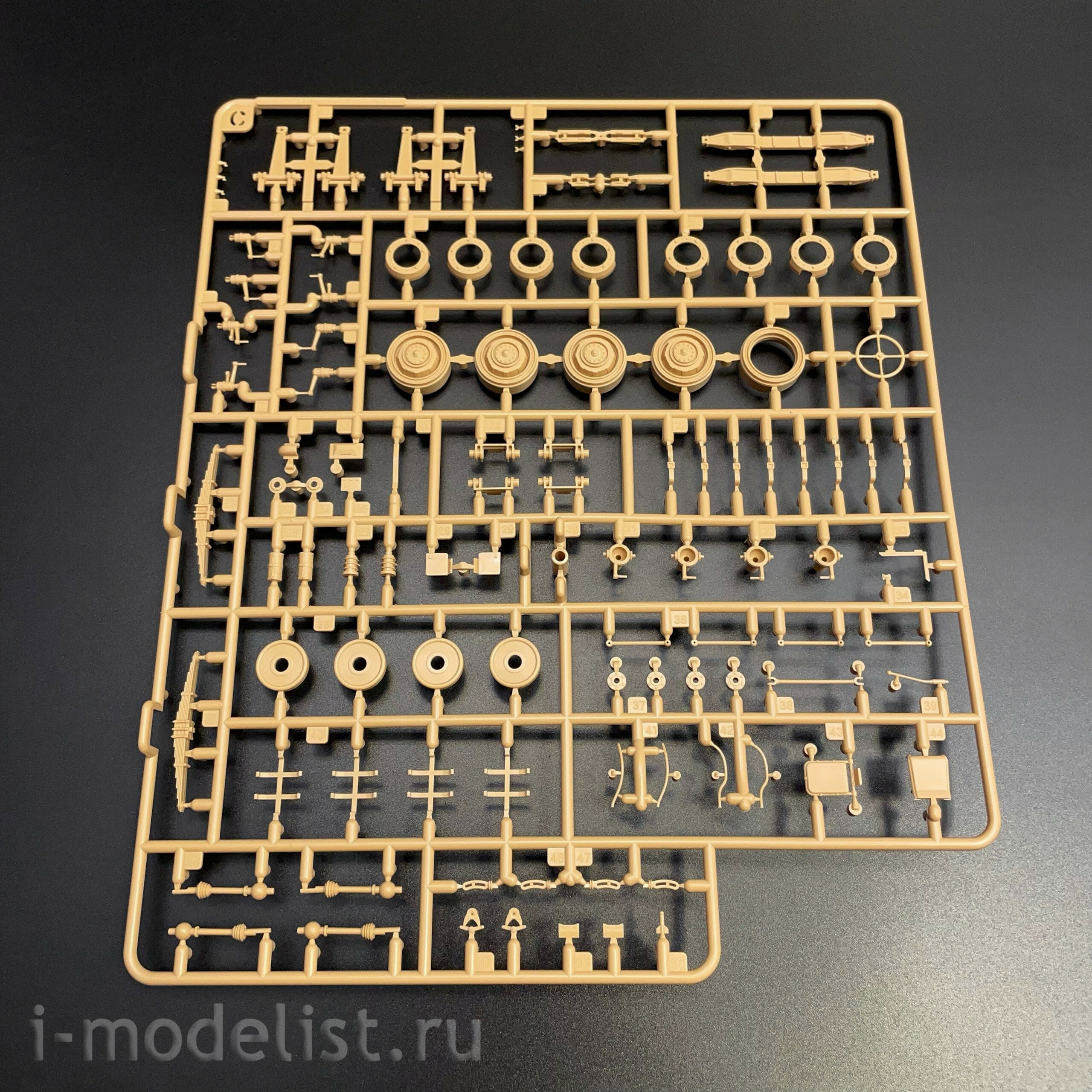 RM-5118 Rye Field Model 1/35 Немецкий бронеавтомобиль Sd.Kfz.234/4 Pz.Spähwagen с полным интерьером
