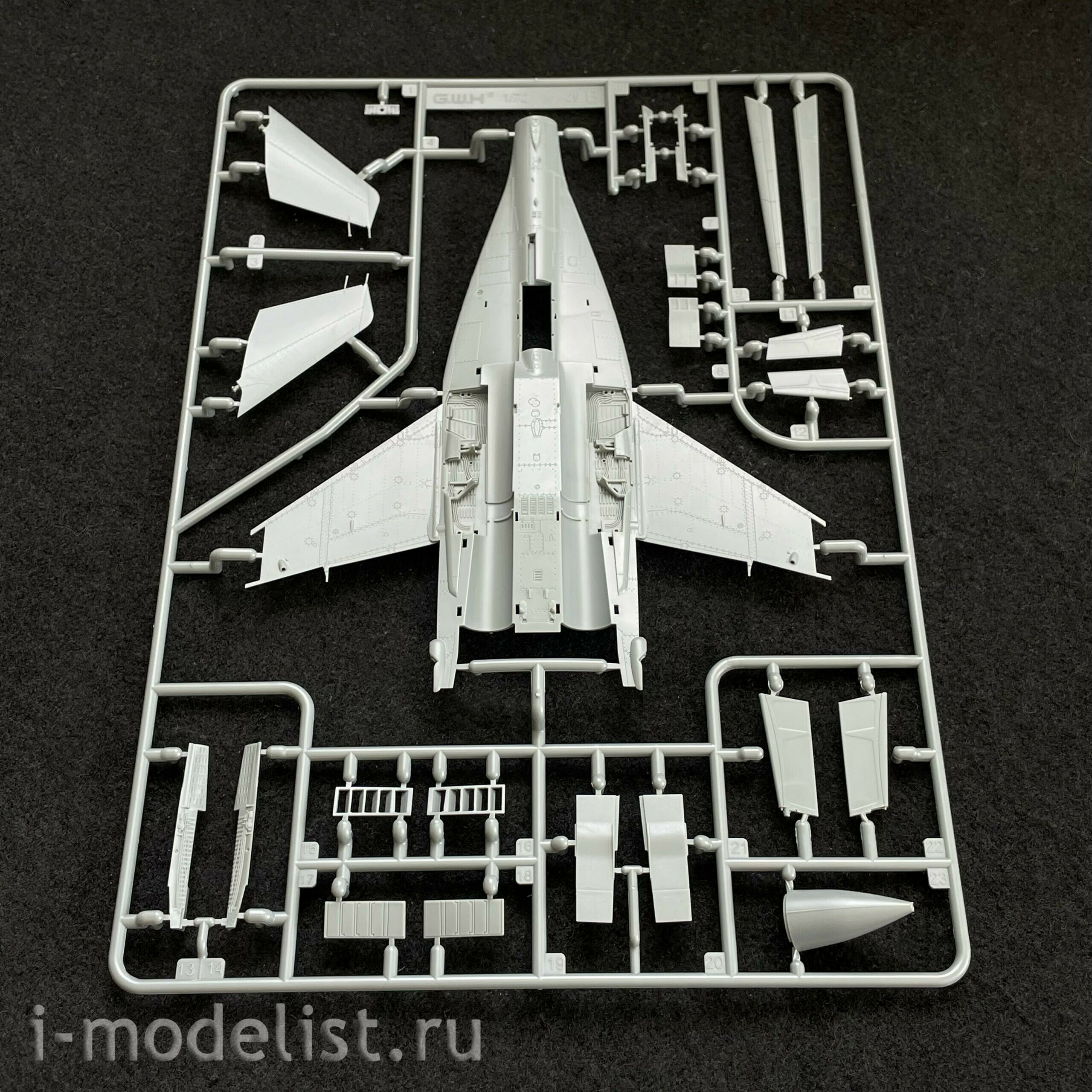 L7212 Great Wall Hobby 1/72 Истребитель М-29-12 Late Type “Fulcrum”