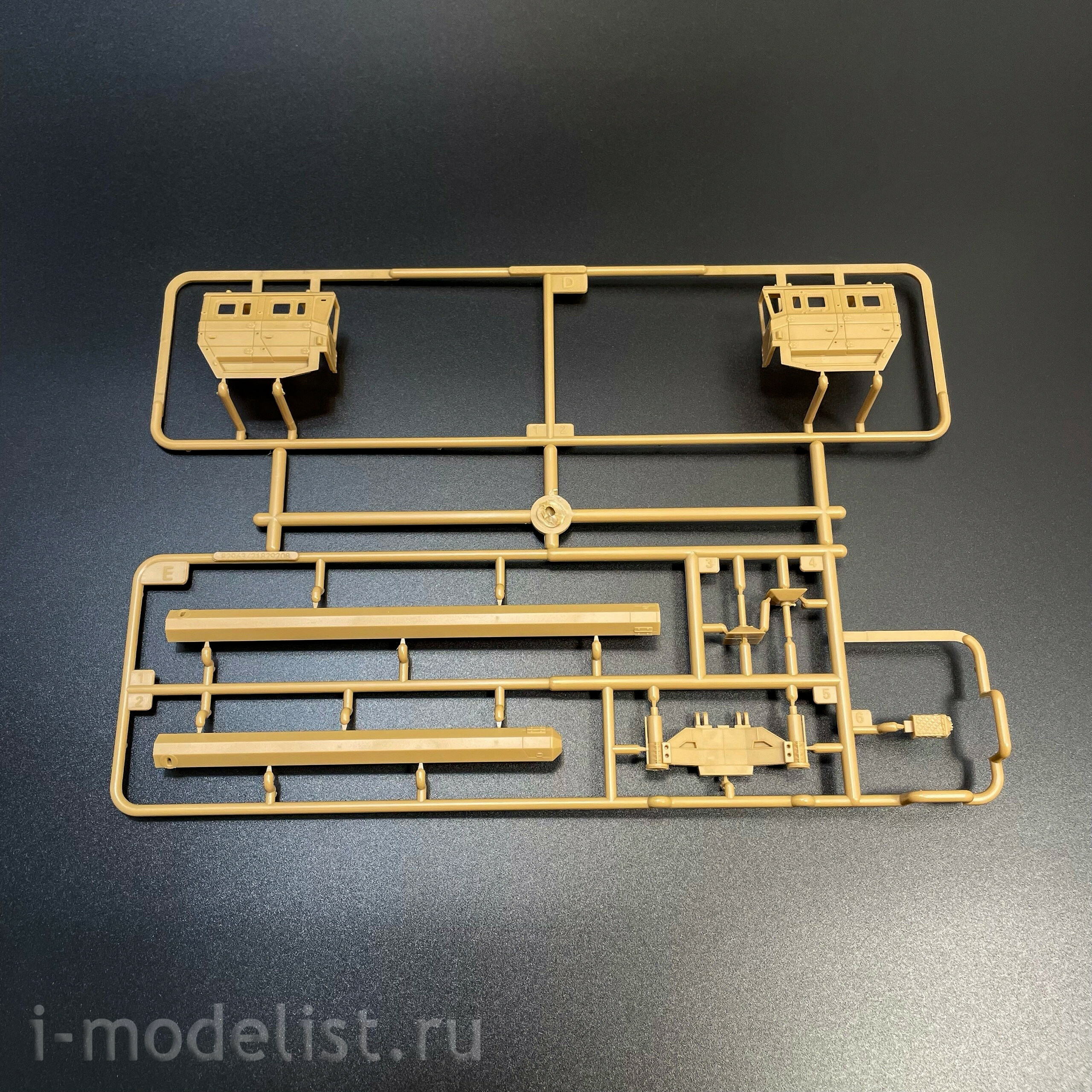 82963 HobbyBoss 1/72 Китайский подвижный грунтовый комплекс с МБР DF-41
