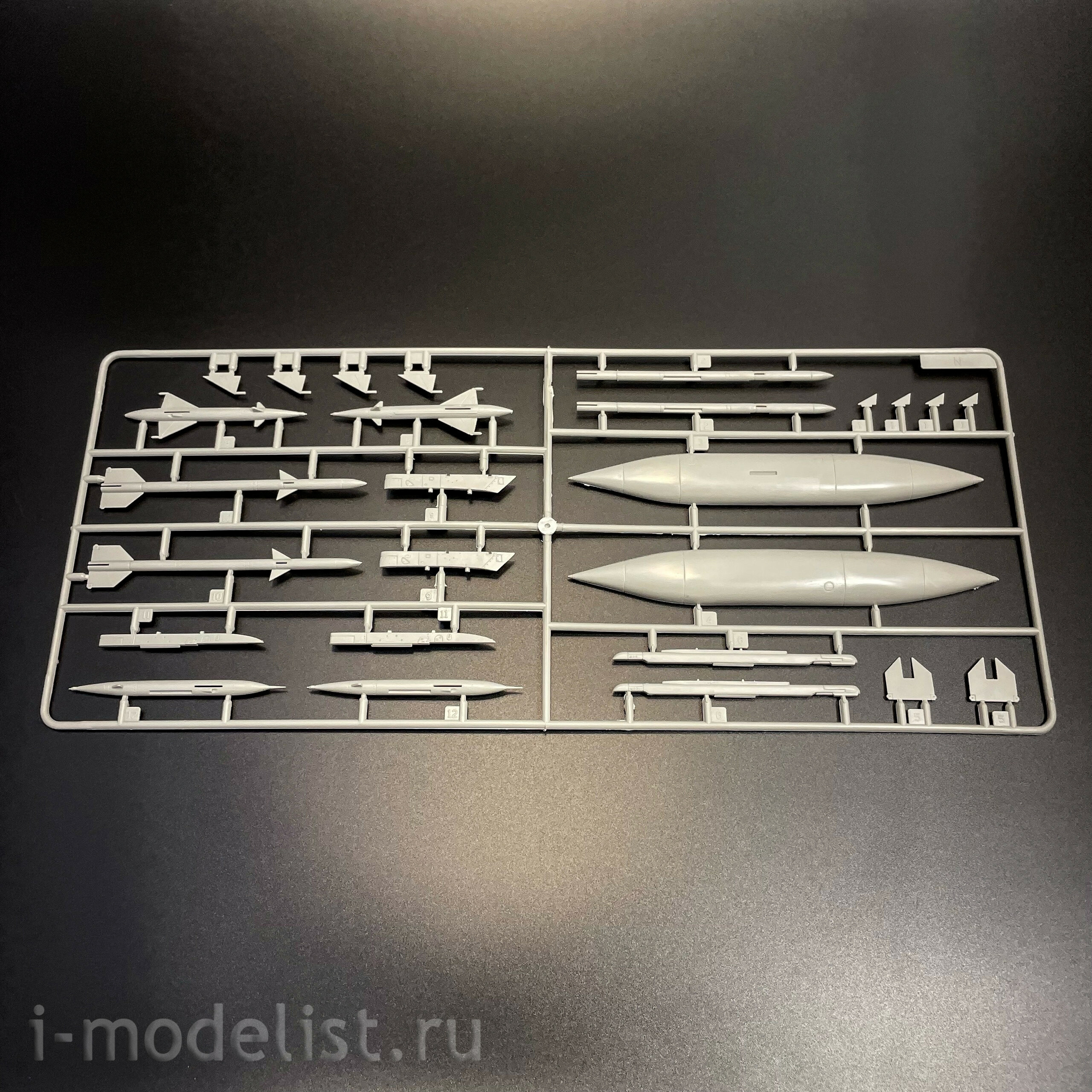 02210 Трубач 1/32 Советский фронтовой истребитель M-21F-13