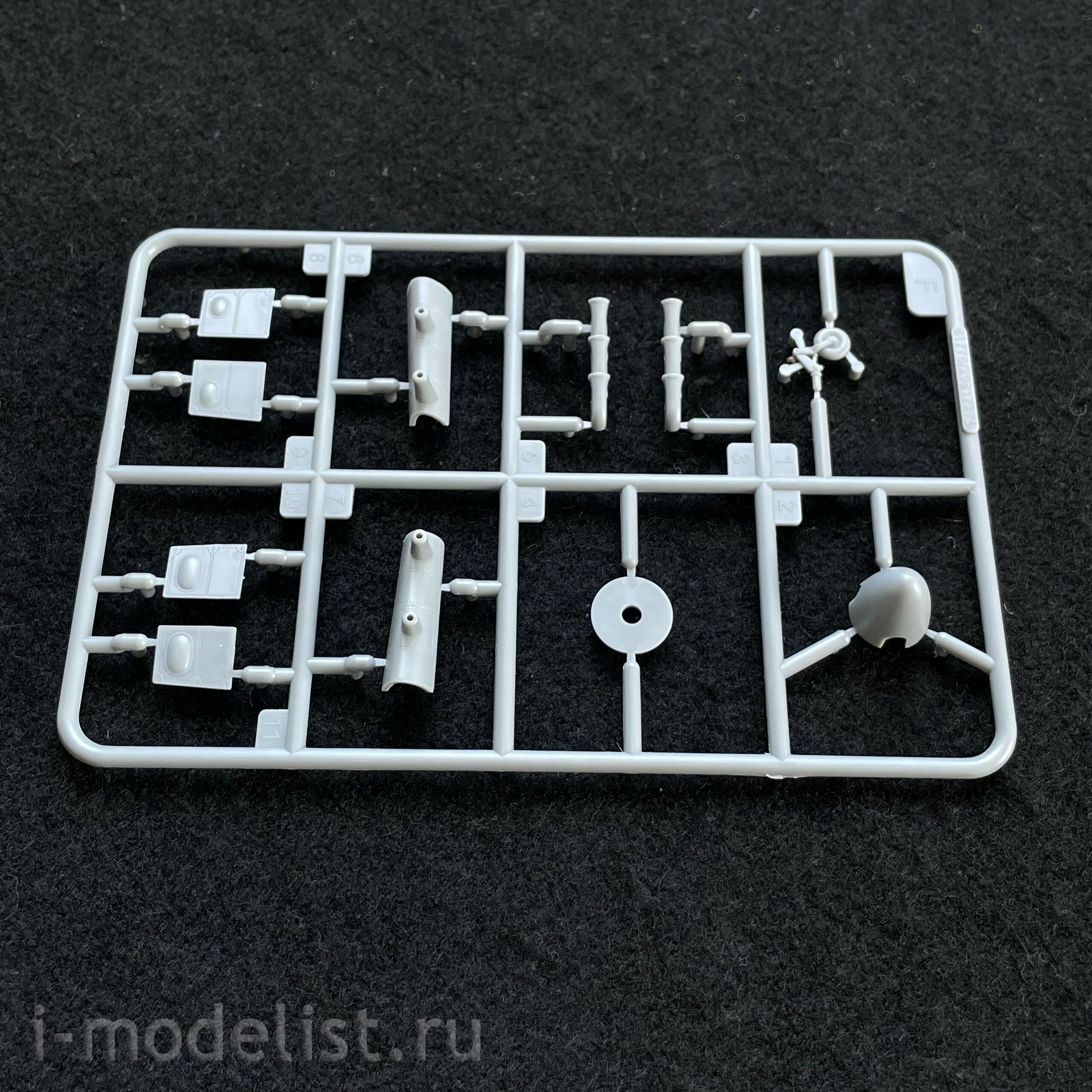81778 HobbyBoss 1/48 Британский истребитель Hawker Hurricane Mk.II