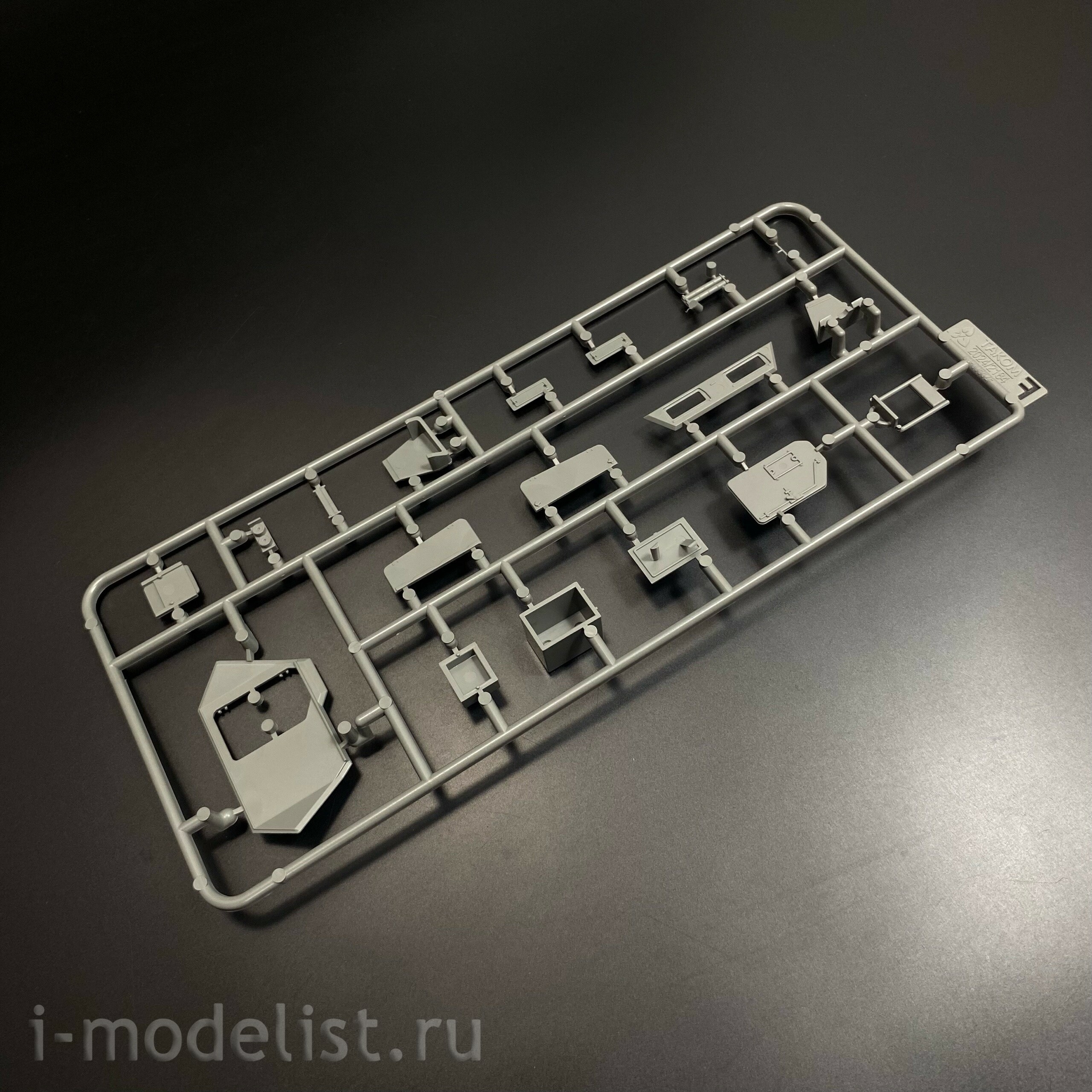 2184 Takom 1/35 Бронетранспортер Sd.Kfz. 250/1