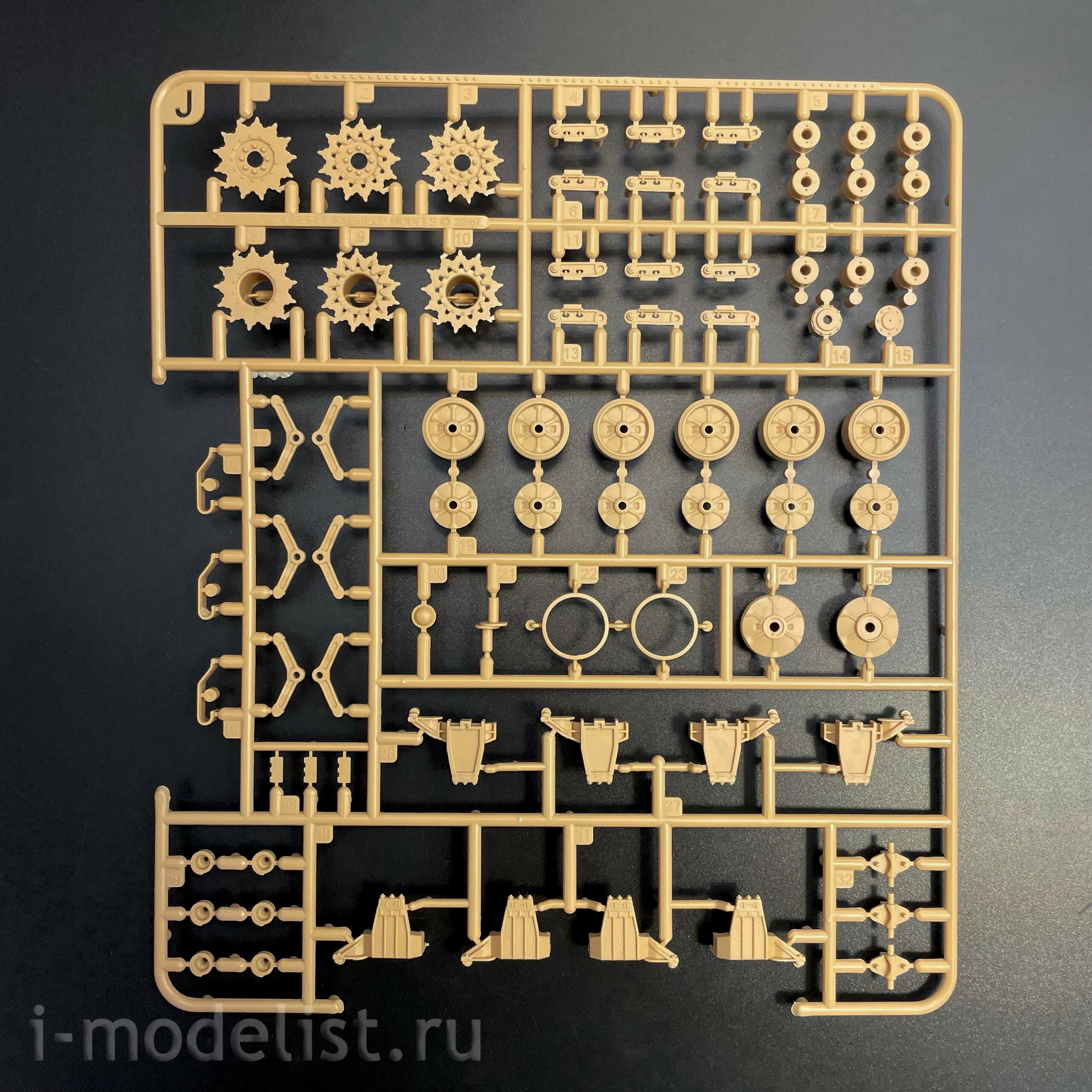 RM-5133 Rye Field Model 1/35 Танк M4A3 Sherman 76W VVSS поздний (Upgrade-версия)