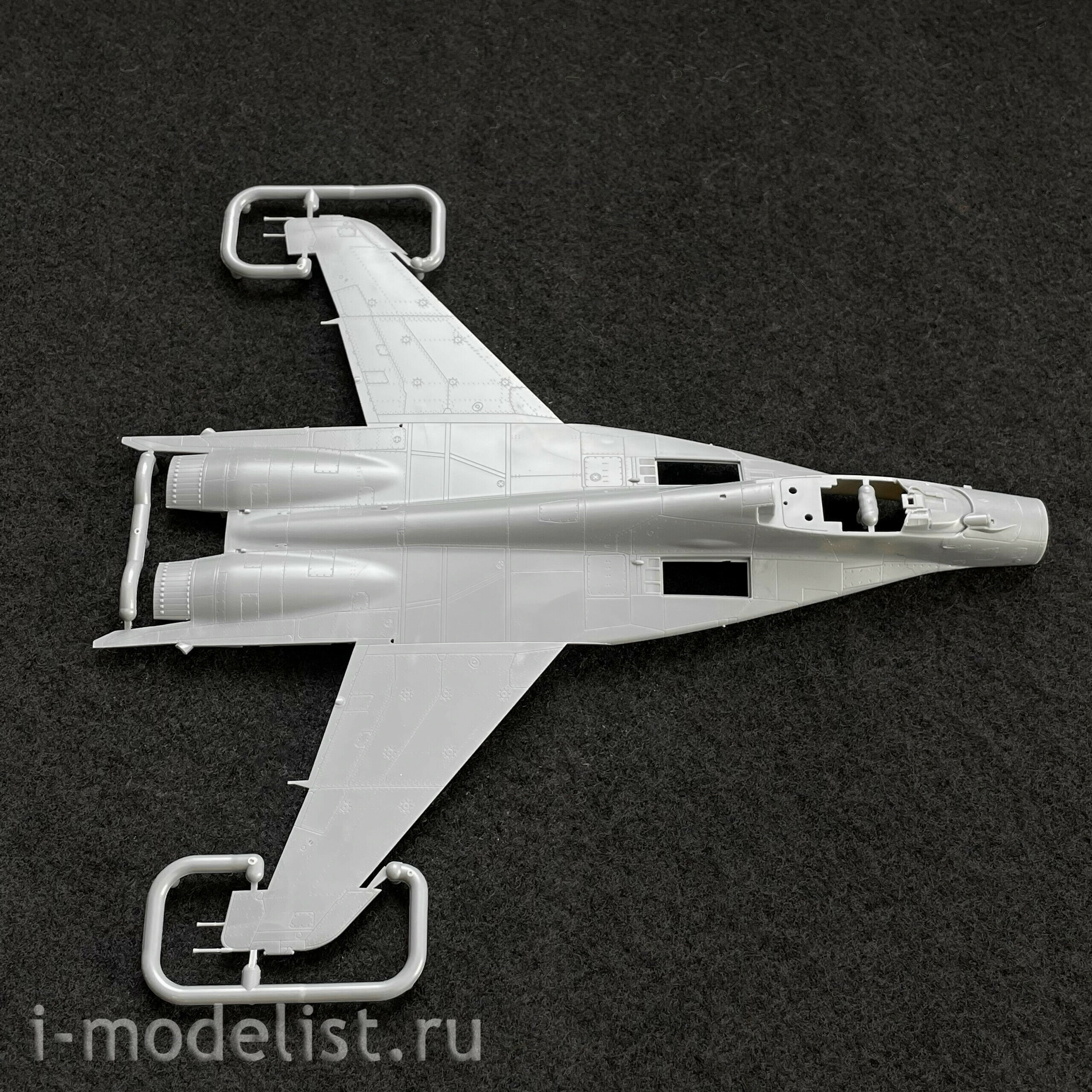 L7212 Great Wall Hobby 1/72 Истребитель М-29-12 Late Type “Fulcrum”