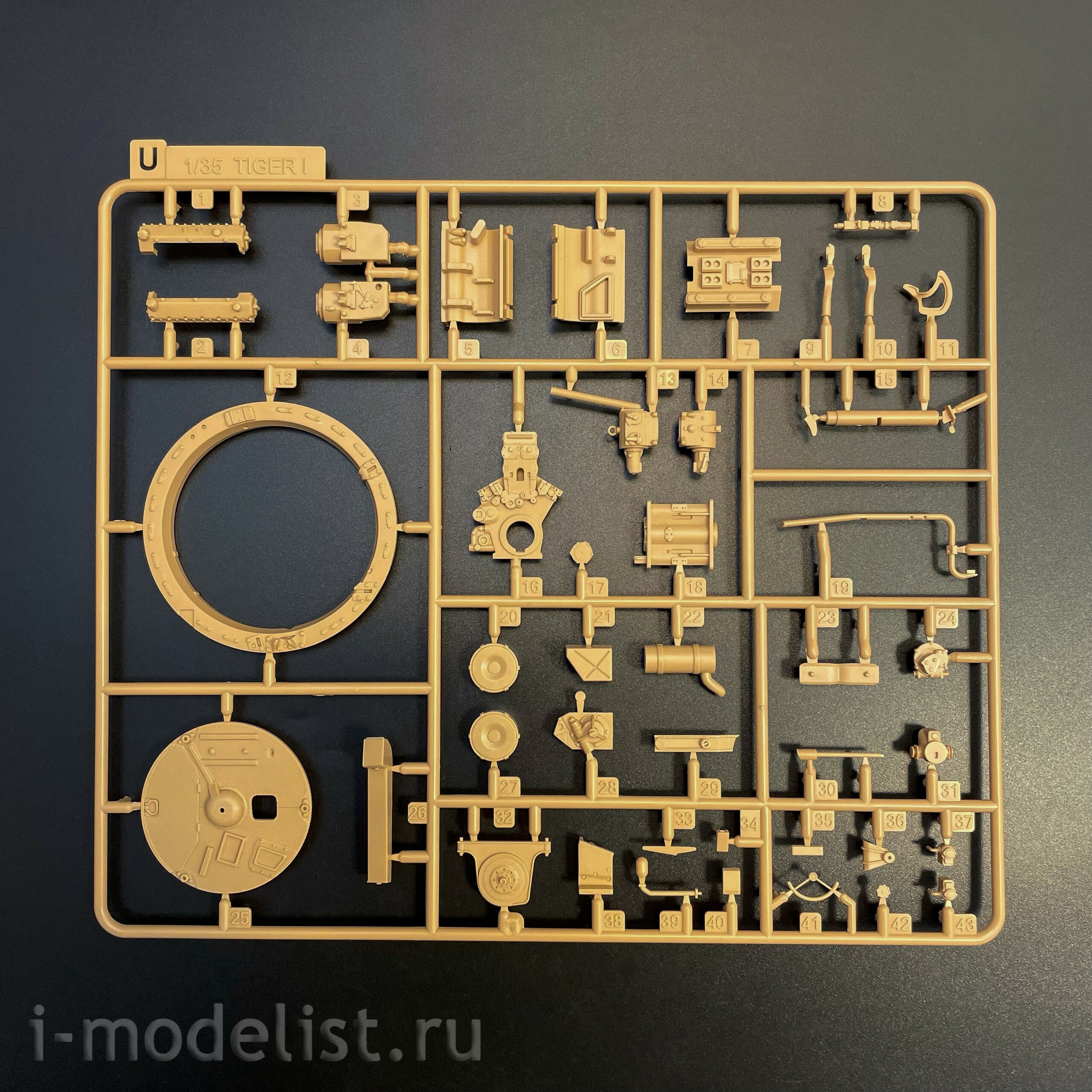 RM-5141 Rye Field Model 1/35 Набор полного интерьера для танка Тигр-1 (средний/ранний/поздний, 3 в 1)