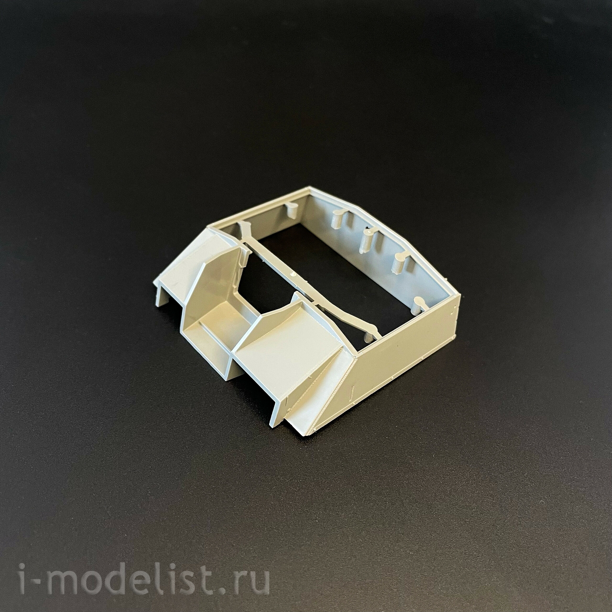 8017 Takom 1/35 Немецкая САУ StuH 42 & StuG III Ausf. G (средний), 2 в 1