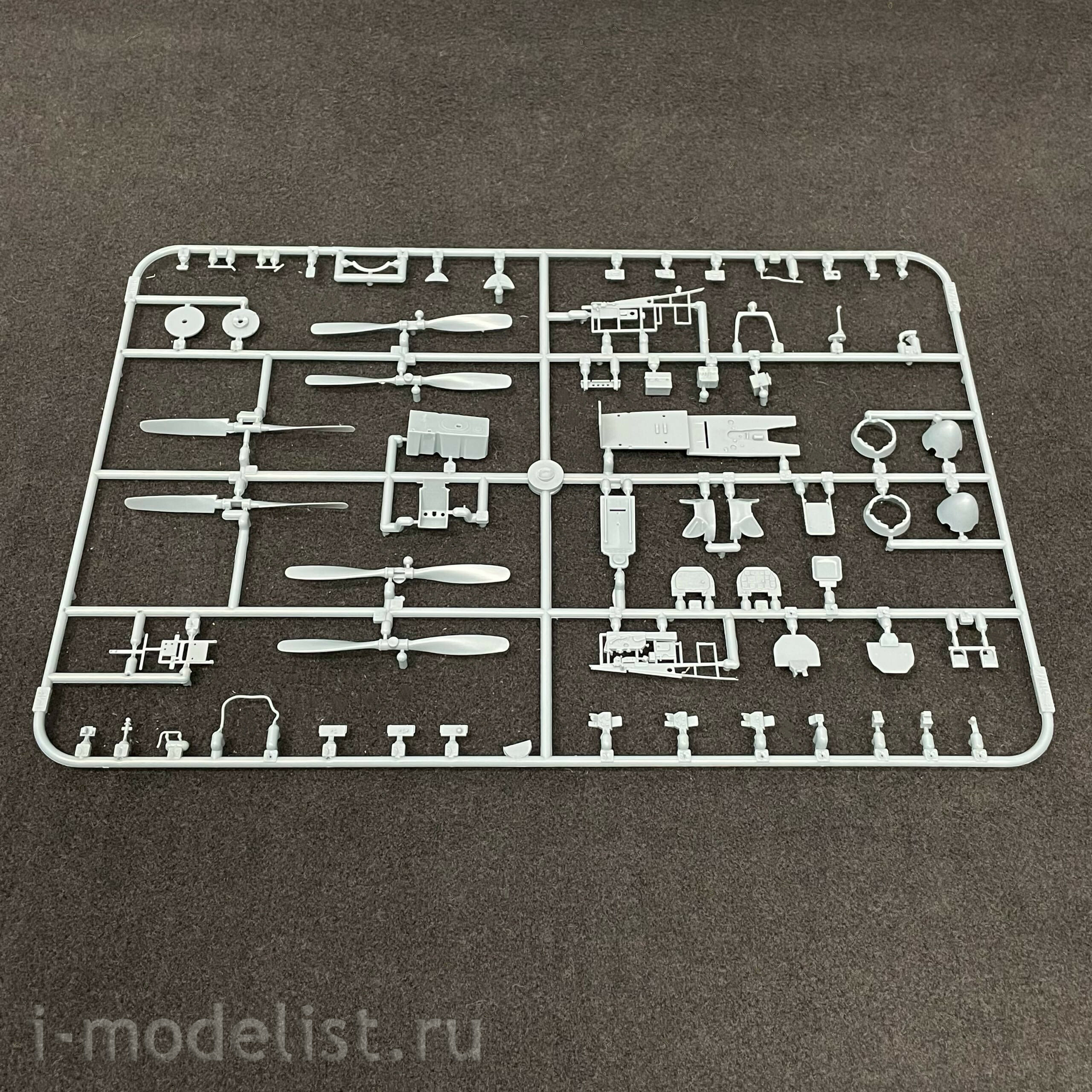 11159 Eduard 1/48 Истребитель P-51D Mustang, RED TAILS & Co. комбо (2 в 1)