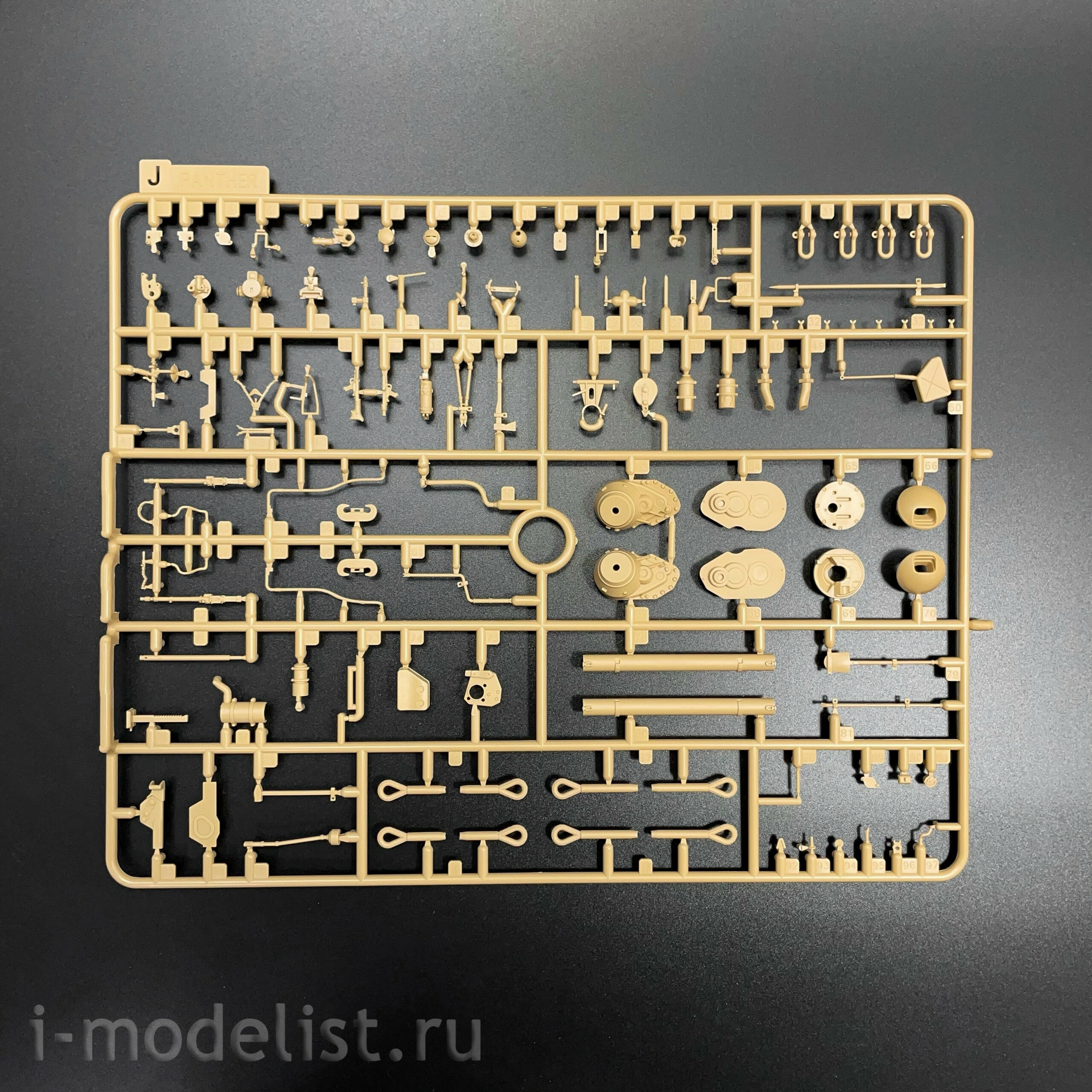 RM-5112 Rye Field Model 1/35 Танк Sd.Kfz.171 Panther G с прибором ночного видения