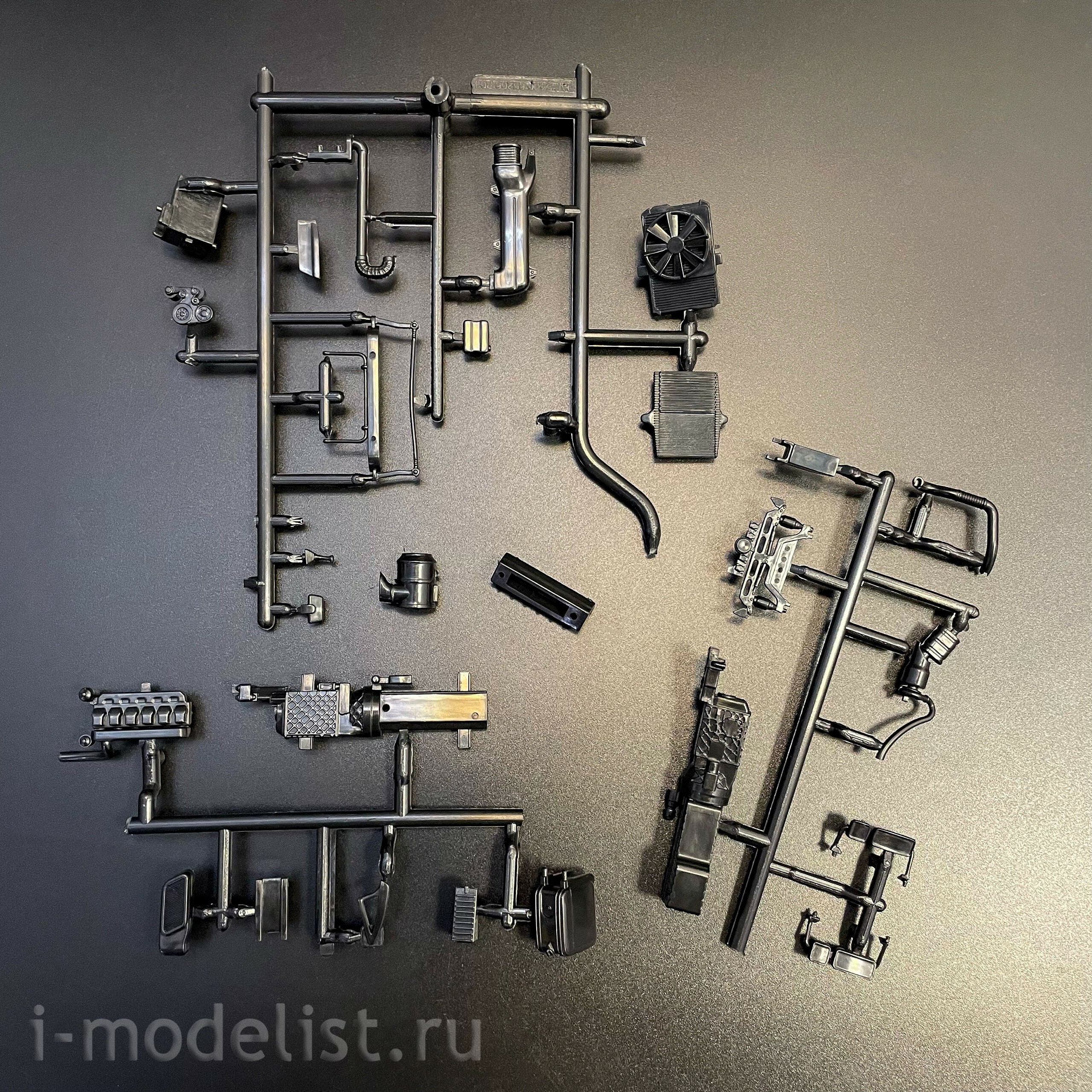 1656AVD AVD Models 1/43 Бецема АЦ/АТЗ-16 (KAMAZ-65207-87)