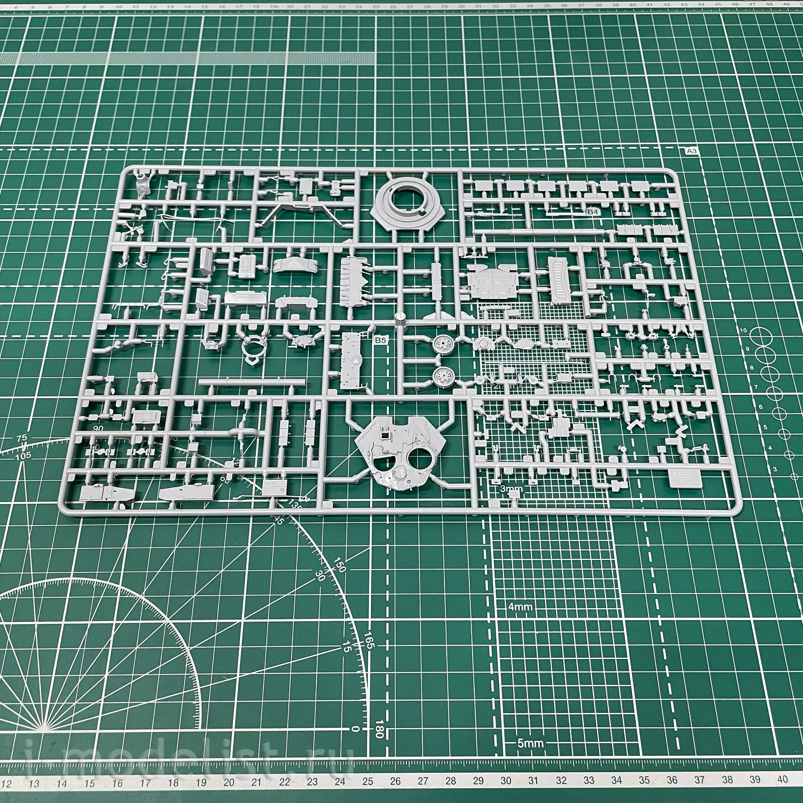 5020ПН Звезда 1/72 Подарочный набор: Российский основной боевой танк Т-90
