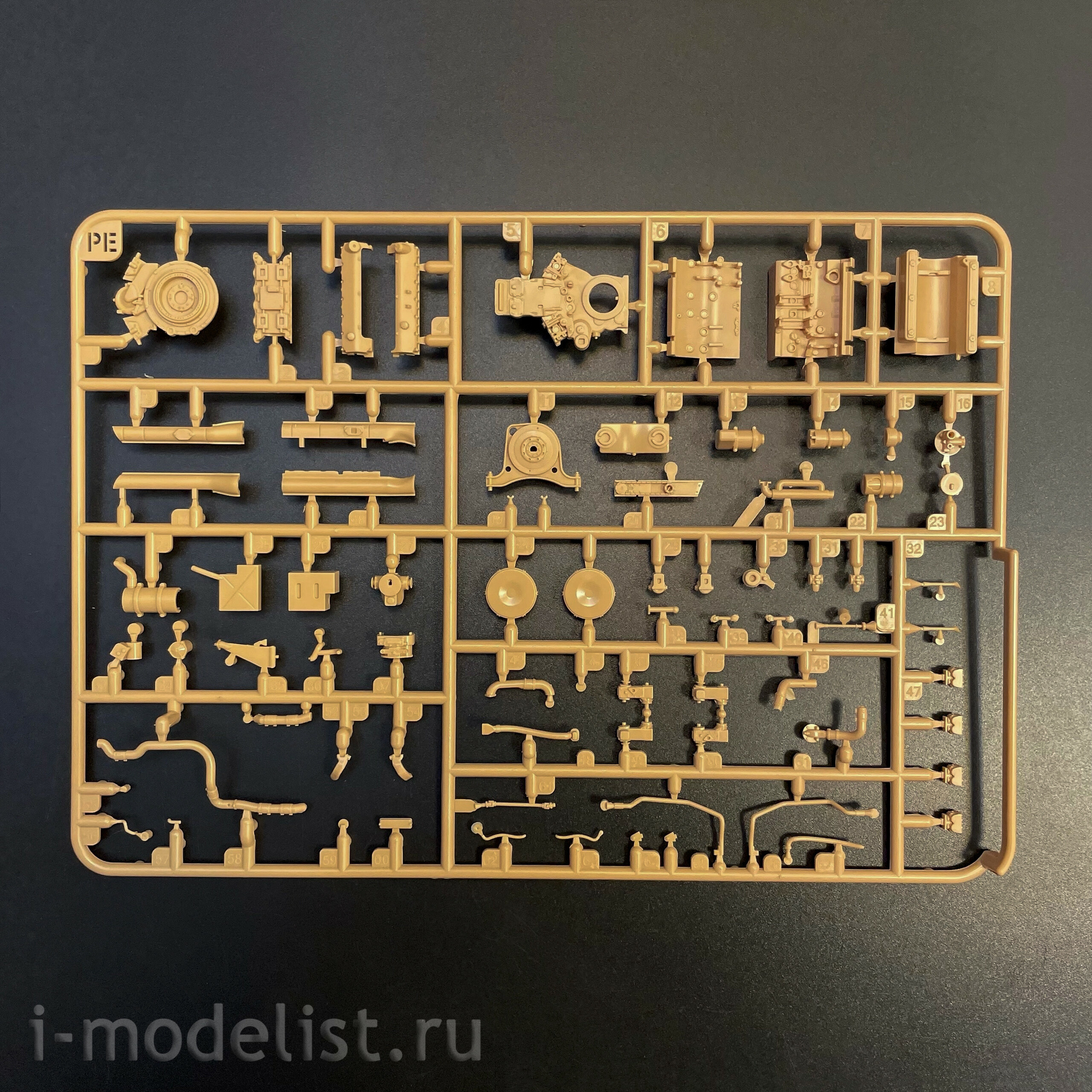 RM-5141 Rye Field Model 1/35 Набор полного интерьера для танка Тигр-1 (средний/ранний/поздний, 3 в 1)