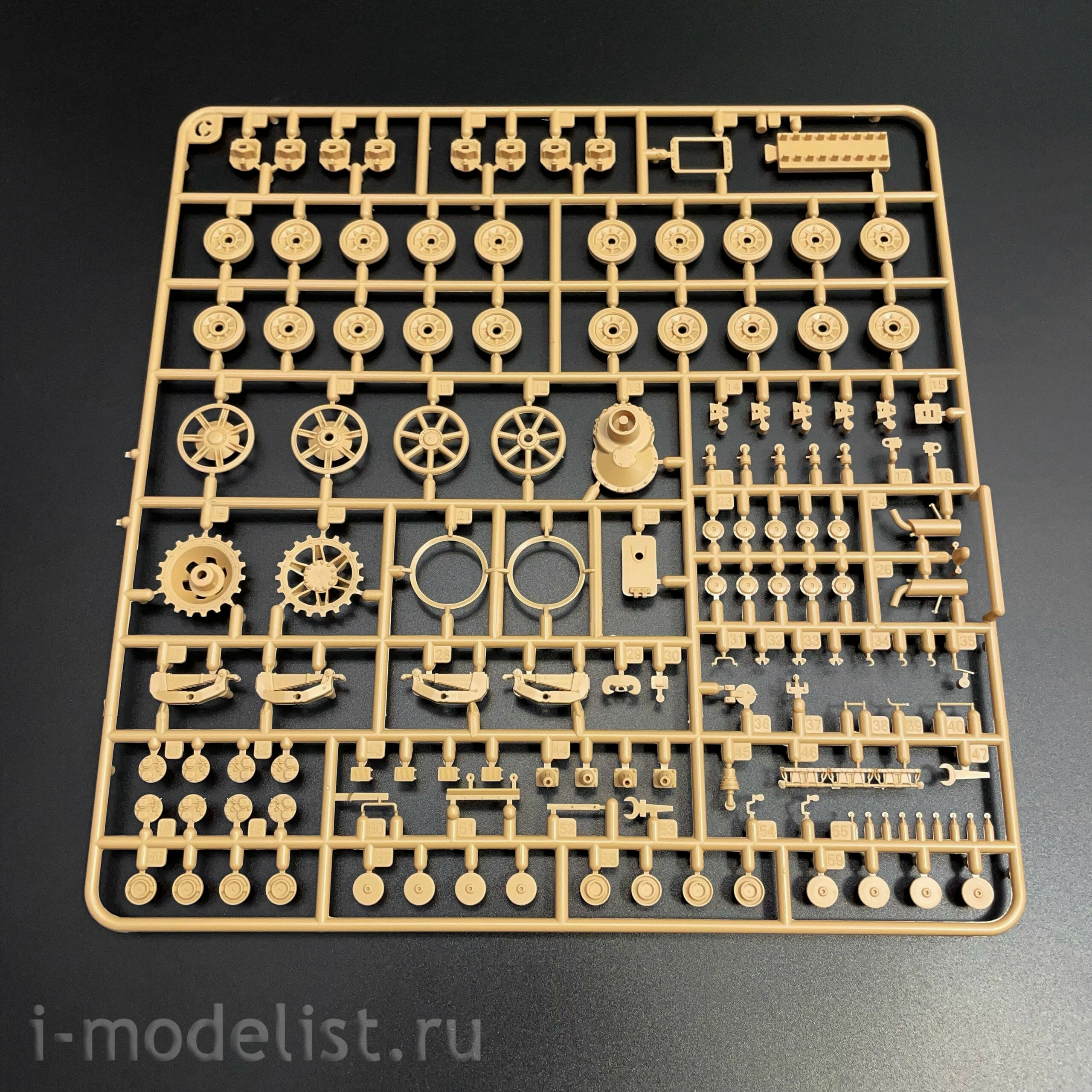 RM-5111 Rye Field Model 1/35 Немецкая САУ Sd.Kfz.167 StuG.IV Late Production с двигателем и рабочими траками