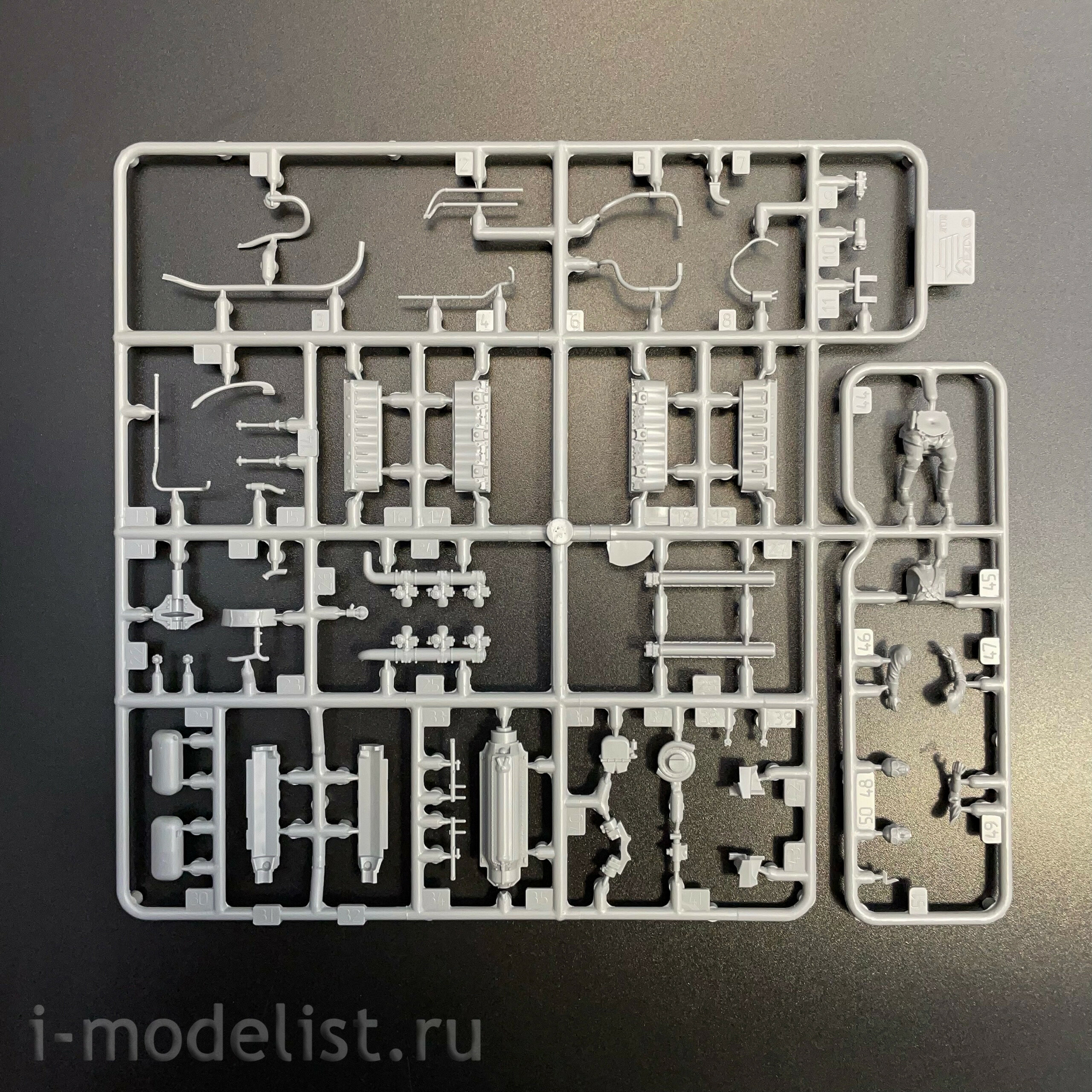 4833 Звезда 1/48 Советский истребитель ЛаГГ-3 (66 серии)