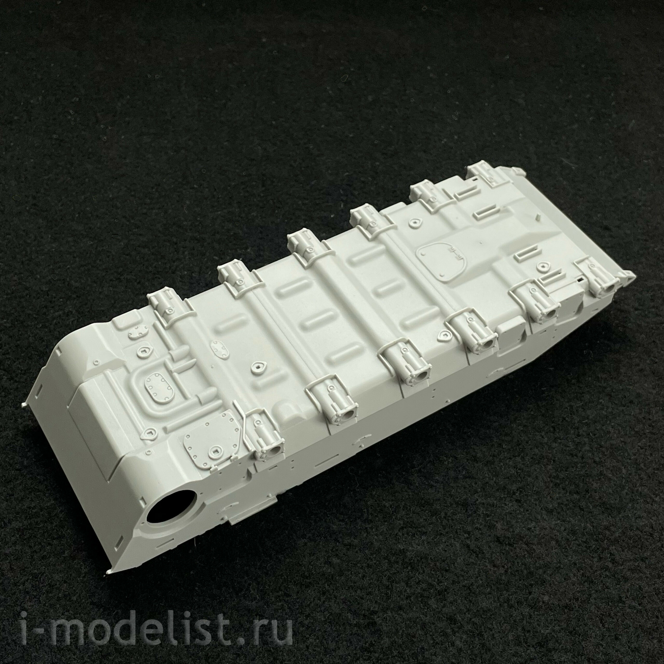 05598 Трубач 1/35 Российский танк Т-72Б (по лицензии УВЗ)