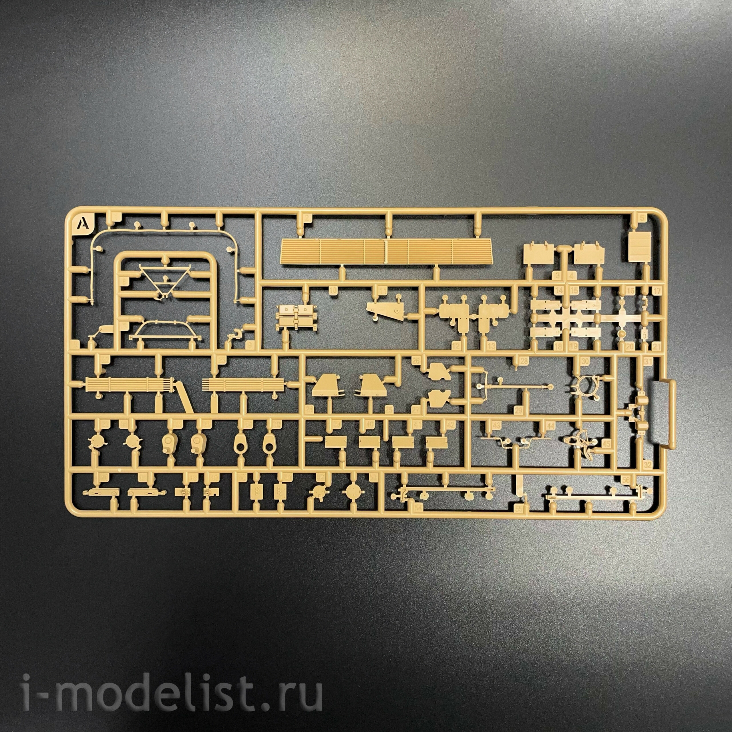 RM-5114 Rye Field Model 1/35 Немецкий танк Leopard 2A6 (Трофейная версия) с катками Т-80