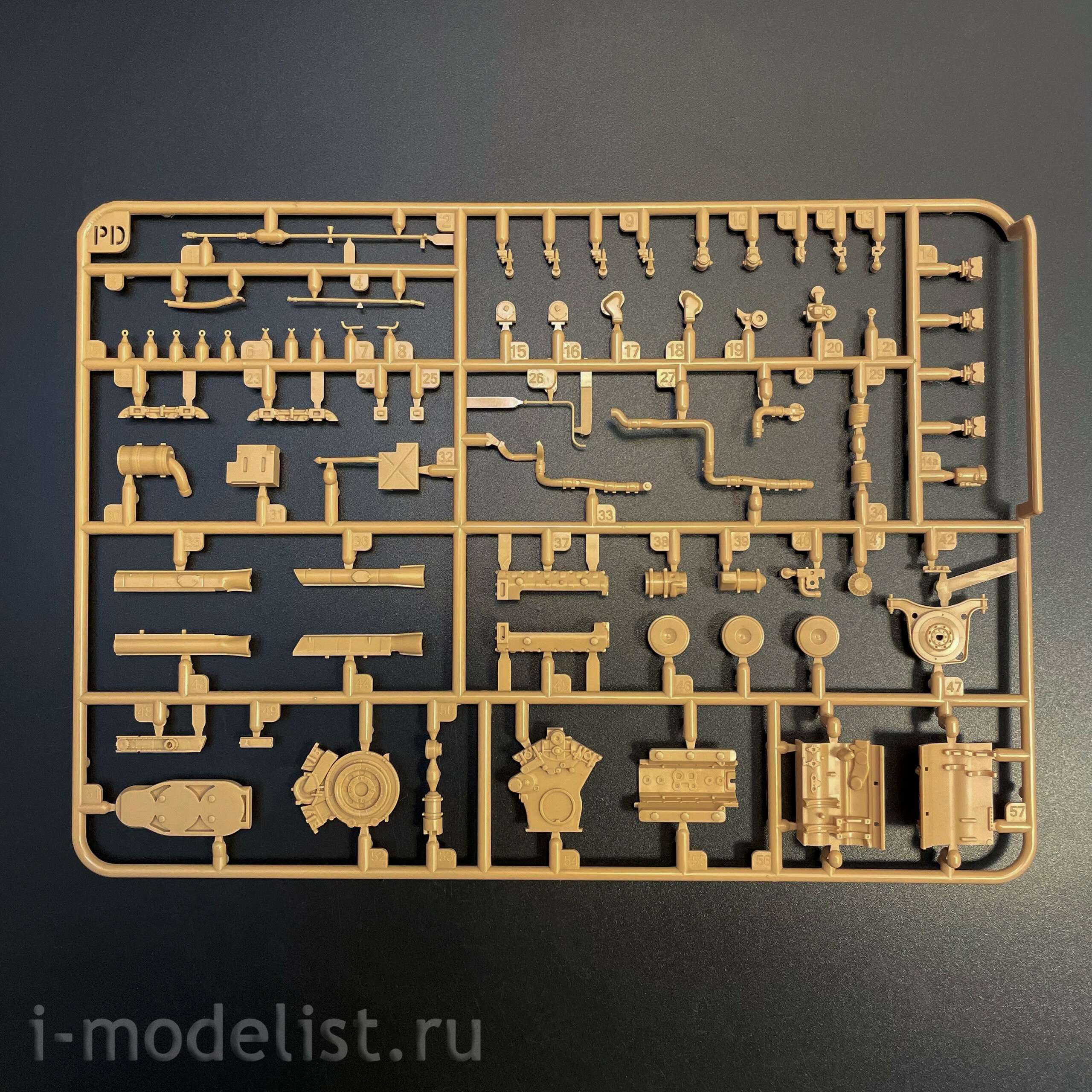 RM-5141 Rye Field Model 1/35 Набор полного интерьера для танка Тигр-1 (средний/ранний/поздний, 3 в 1)