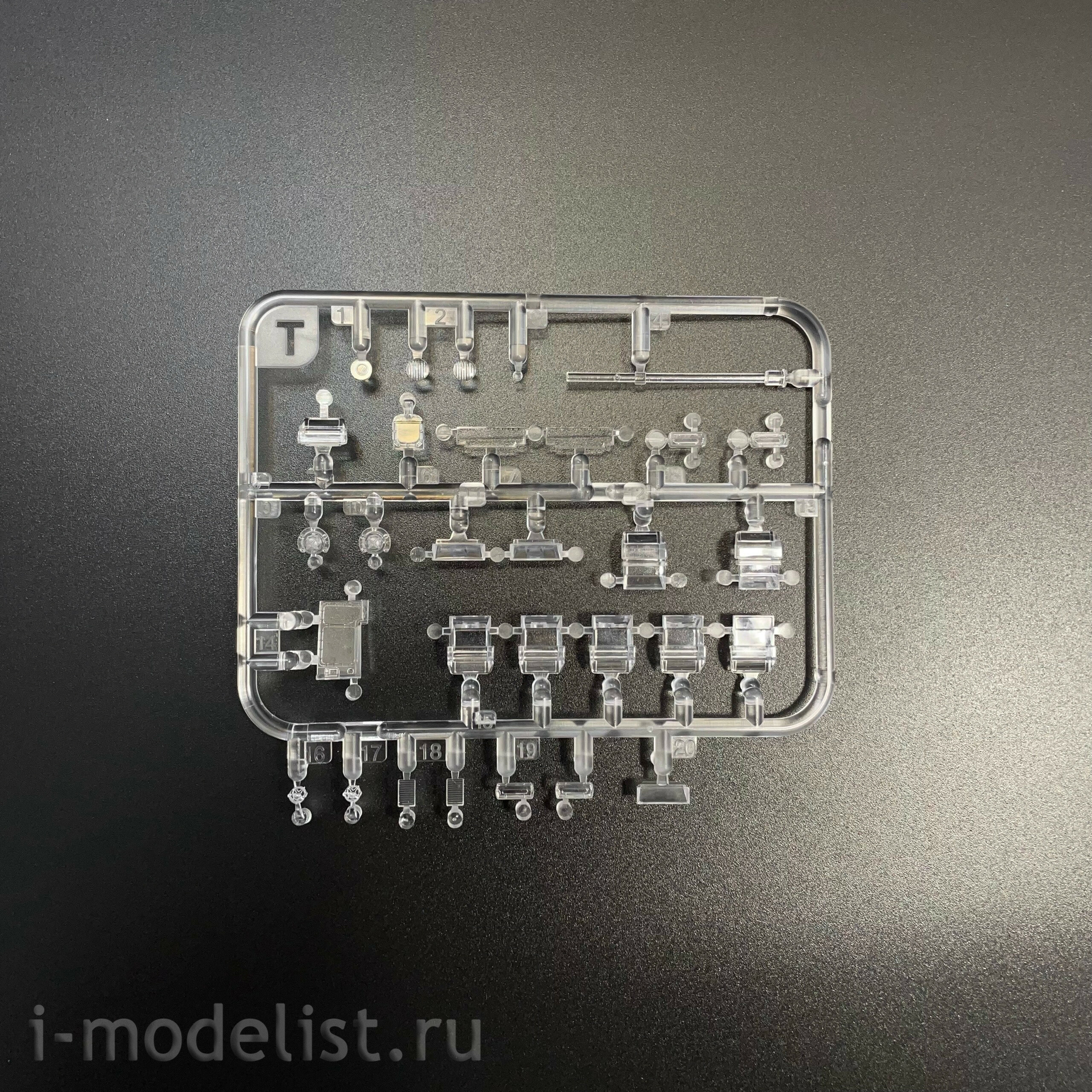 RM-5114 Rye Field Model 1/35 Немецкий танк Leopard 2A6 (Трофейная версия) с катками Т-80