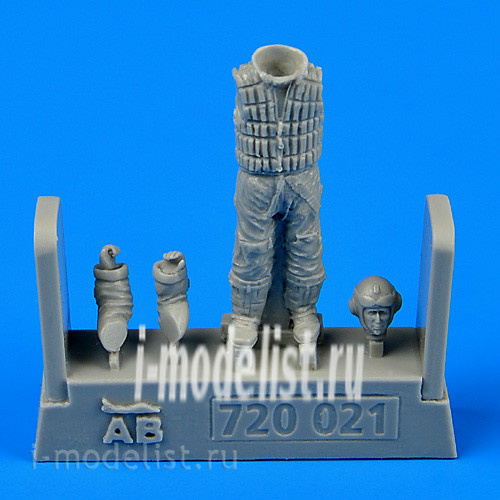 720 021 Aires 1/72 Набор дополнений German Luftwaffe pilot WWII with life jacket