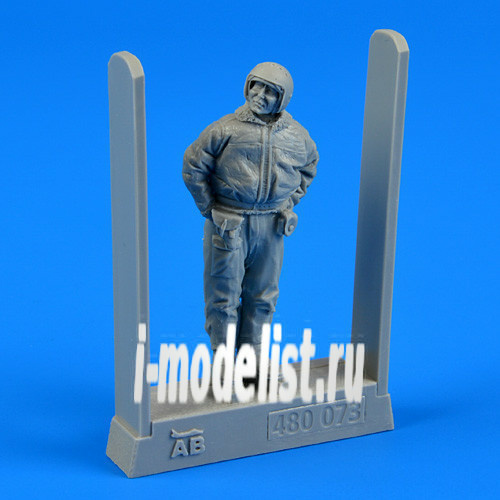 480 073 Aires 1/48 Soviet air force fighter pilot - winter suit