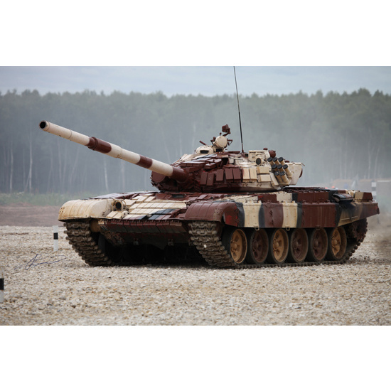 09555 Трубач 1/35 Российский танк Т-72Б1 (с реактивной броней 
