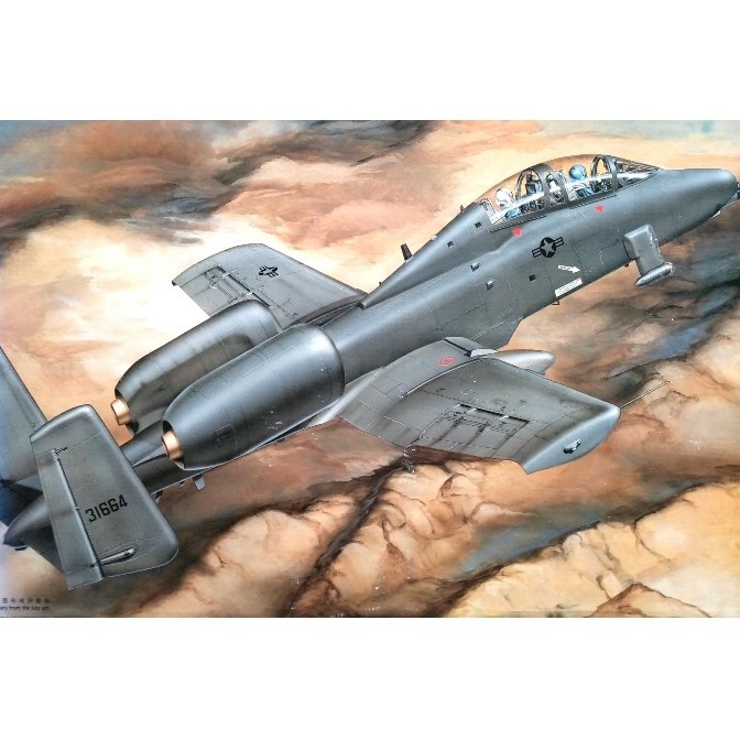 02215 Трубач 1/32 Американский двухместный штурмовик A-10A N/AW