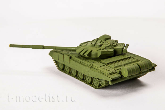7400 Звезда 1/100 Советский основной боевой танк Т-72Б