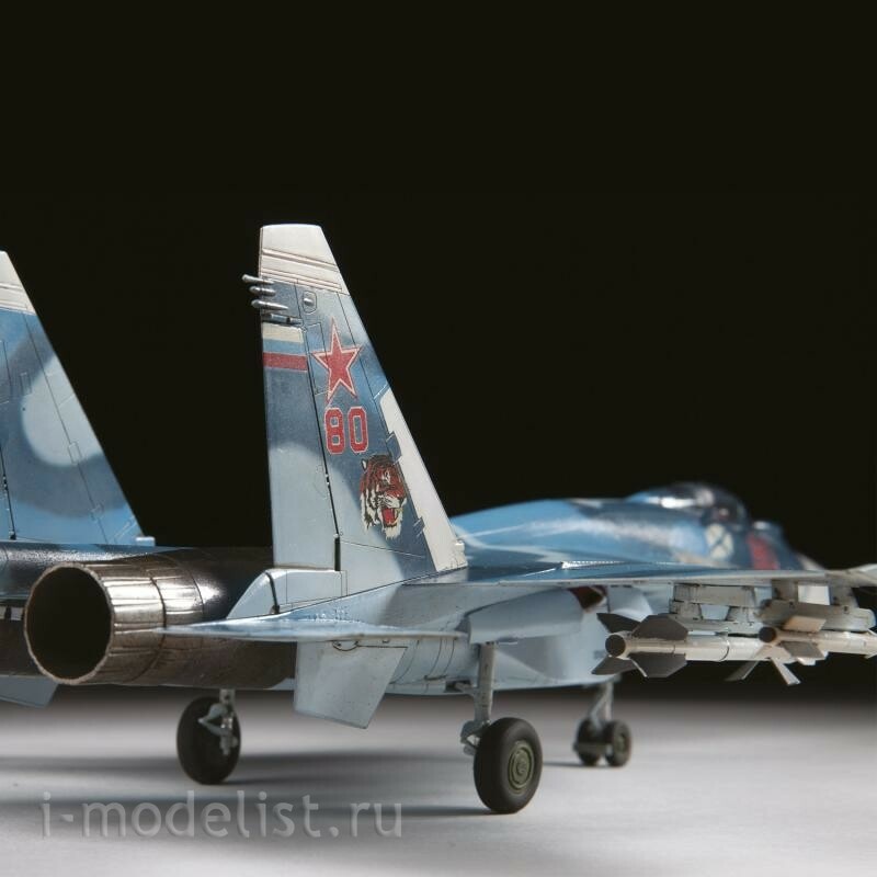 7297П Звезда 1/72 Подарочный набор: Российский палубный истребитель Су-33