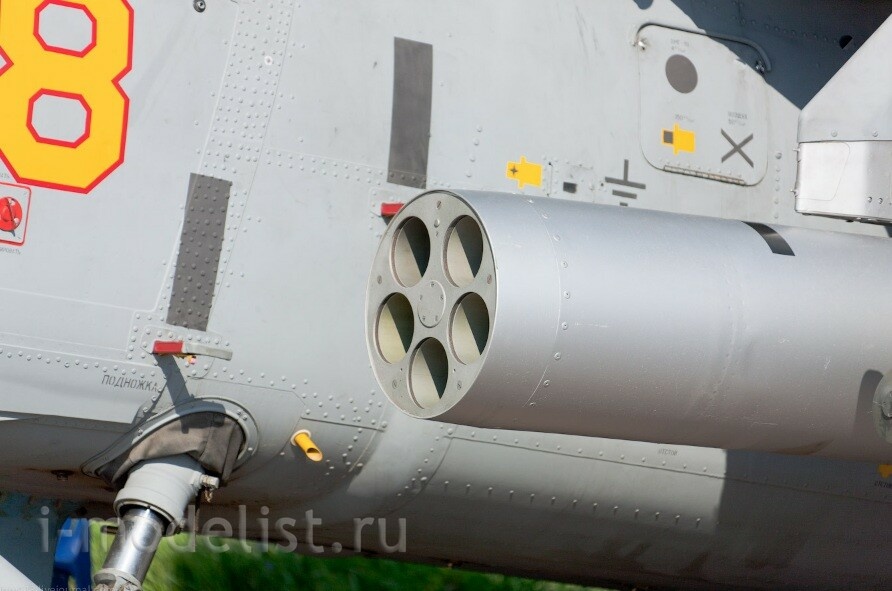 АМС72013-1 Advanced Modeling 1/72 Б13Л1 блок НАР (в комплекте два блока НАР)