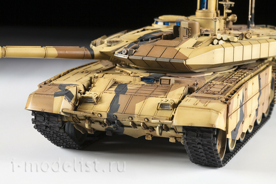 3675 Звезда 1/35 Российский основной боевой танк Т-90МС