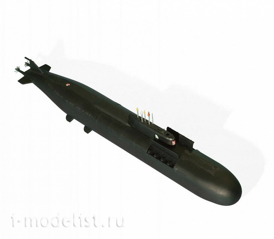 9007 Звезда 1/350 Российский атомный подводный ракетный крейсер К-141 «Курск»