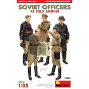 35365 MiniArt 1/35 Советские офицеры на полевом совещании