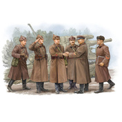00428 Trumpeter 1/35 Soviet Artillery – Commander Inspection