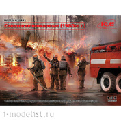 35623 ICM 1/35 Фигуры, Советские пожарные (1980-е г.г.) (4 ШТ)