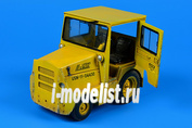 320 042 Aires 1/32 Набор дополнений UNITED TRACTOR GC340-4/SM-340 tow tractor (with cab)