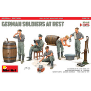 35378 MiniArt 1/35 Немецкие солдаты на отдыхе