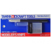 Tamiya 74040 Modeling knife with a blade of medium size. In sets of 25 extra blades.
