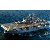 83407 HobbyBoss 1/700 Американский военный корабль LHD-6 USS Bonhomme Richard