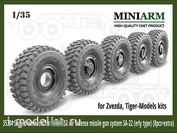 35204 Miniarm 1/35 set of wheels with drawdown early (Zvezda, Tiger Model)