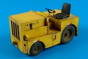 320 020 Aires 1/32 Набор дополнений DMC Logan T-40 USAF tow tractor