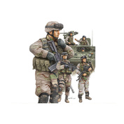 00424 Трубач 1/35 Modern U.S.Army Armor Crewman & Infantry