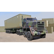 01015 Трубач 1/35 M915 Tractor with M872 Flatbed trailer & 40FT Container
