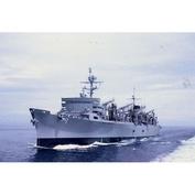 05785 Трубач 1/700 AOE Fast Combat Support Ship USS Sacramento(AOE-1)