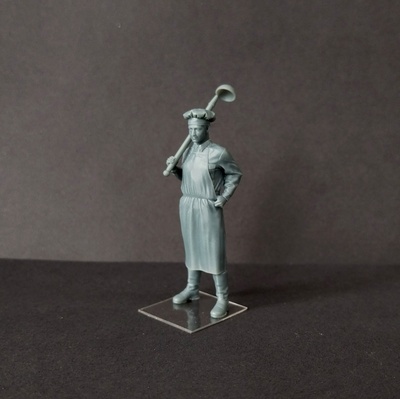 DMS-35180 ДМС 1/35 Повар в колпаке с черпаком