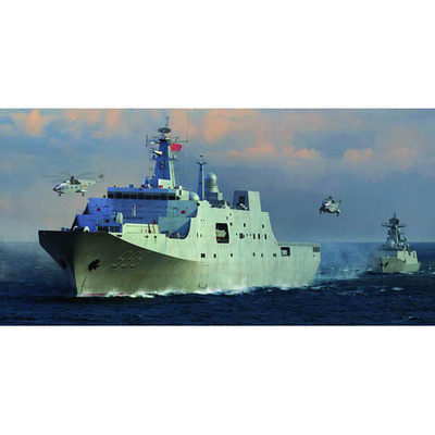 04551 Трубач 1/350 PLA Navy Type 071 Amphibious Transport Dock