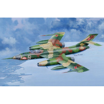 81768 HobbyBoss 1/48 Российский истребитель Я-28ПП Brewer-E